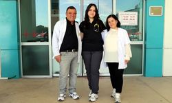 Genç doktor anne ve babasıyla mesai yapıyor!