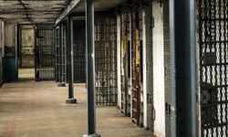 12 yıl 6 ay hapis cezası vardı! Yakayı ele verdi!