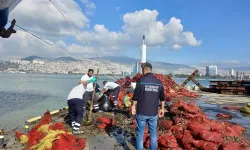 İzmir'de kaçak avlanan 27 ton midye ele geçirildi