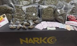 İzmir'de zehir tacirlerine darbe! Bagajdan çıkanlar şoke etti