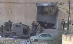 İsrail yine yaptı yapacağını! Cenin'de kan donduran anlar: Teslim olanları böyle vurdular