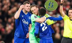 Takım arkadaşına tokat attı! Kırmızı kart gördü