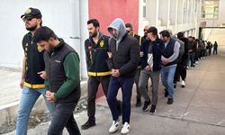 En ilginç dolandırıcılık hikayelerinden biri  “Uygun fiyata demir” vaadiyle  23 ilde büyük vurgun yapmışlar