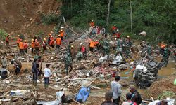 Endonezya'da felaket! Toprak kaymaları nedeniyle ölenlerin sayısı 30'a yükseldi