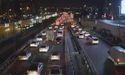 İstanbul'da akşam saatlerinde trafik yoğunluğu oluştu