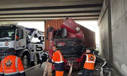 Anadolu Otoyolu'nda tırın altında kalan sürücü hayatını kaybetti