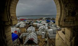 Acil ve kalıcı insani yardım şart: Gazze'de binlerce çadır sular altında!