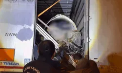 Yol geçen hanına döndük! Ağrı'da tırın dorsesinde 14 düzensiz göçmen yakalandı