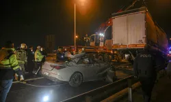 Ankara'da feci kaza! Tıra çarpan otomobildeki 2 kişi öldü, 1 kişi ağır yaralandı