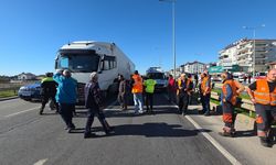Antalya'da feci ölüm! İşçi tırın altında can verdi