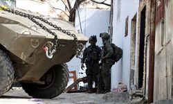 Soykırımcı İsrail dur durak bilmiyor! İsrail askerleri ile yerleşimcilerin Batı Şeria'daki saldırılarında 6 Filistinli yaralandı