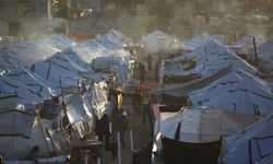 Bu dünyadan beklentileri; Bir çadır, küçük bir ısıtıcı…