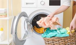 Bunu yapmak çamaşır makinesinin ömrünü yarı yarıya bitiriyor! 13 yıllık usta açıkladı
