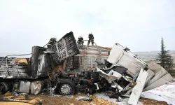 TAG Otoyolu'nda 3 TIR alev topuna döndü!