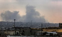 Bu nasıl ateşkes?! Soykırımcı İsrail ordusu Gazze'ye saldırılarına devam ediyor! 3 Filistinli yaralandı!