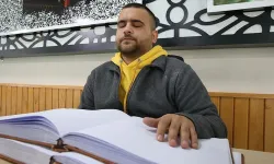 Görme engelli hafız öğrencileri Kur'an-ı Kerim ile tanıştırıyor