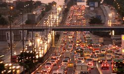 İstanbul'da haftanın ilk iş gününde trafik yine felç!