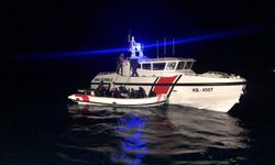 İzmir açıklarında hareketli saatler: 99 düzensiz göçmen yakalandı, 3 gözaltı