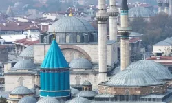 Konya'da esnaf Hazreti Mevlana'nın 752. Vuslat Yıl Dönümü törenlerine hazır