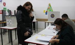 Kosova’da erken genel seçim için oy verme işlemi başladı