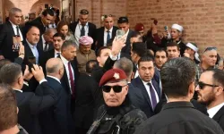 Barzani ziyaretinde skandal görüntüler! Erdoğan’ın ekibinden Barzani’ye sert mesaj