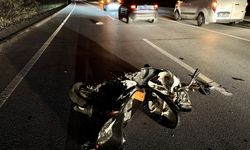 Fethiye'de yaya geçidinde can pazarı! Hafif ticari araç elektrikli motosiklete çarptı