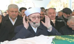 Allah rahmet eylesin Nursaçan hoca eşini gözyaşları içinde ahirete yolcu eyledi