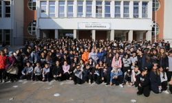 Bu kez öğrenciler ders verdi! İki bakkalın veresiye defterindeki borç silindi