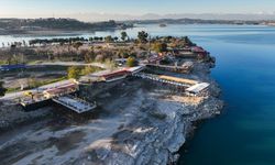 Seyhan Baraj Gölü kıyısındaki kaçak yapıların tahliyesi sırasında gerginlik yaşandı