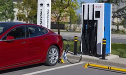 Elektrikli araçlarda devrim: Şarj fiyatlarına 'saatlik' indirim geliyor!