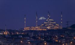 Eller semaya kalkacak: Mübarek 'Regaip Kandili' yarın geliyor!