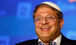 İslam düşmanı Yahudi Ezana musallat oldu