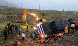 Malatya'da feci kaza: Otobüs şarampole uçtu! Ölü ve yaralılar var!