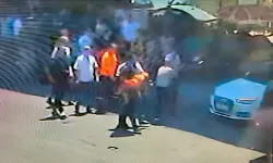 Adana'da kamyonet ve minibüsün çarptığı çocuk öldü