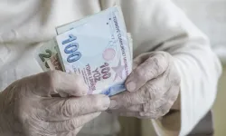 Yaşlı ve engelli aylıkları hesaplara yatmaya başladı