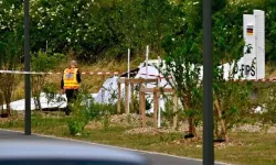Fransa’da uçak düştü, 11 paraşütçü öldü