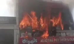 Hindistan'da ticaret merkezinde yangın dehşeti: 14 ölü