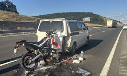 Kuzey Marmara Otoyolu'nda minibüse çarpan motosikletin sürücüsü öldü