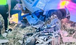 Şırnak'ta kamyonetle çarpışan motosikletin sürücüsü öldü, 4 kişi yaralandı