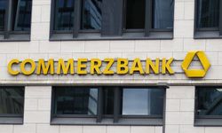 Commerzbank'tan faiz uyarısı: TL'de sert kayıp riski