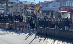 Topkapı-Mescid-i Selam tramvayında arıza! Yolcular raylarda