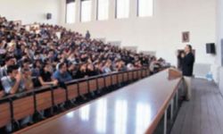 Diploma yetmiyor! İş bulmak için en uzun süre bekleten üniversite bölümleri açıklandı