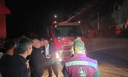 Balıkesir'de iki katlı binanın üst katında çıkan yangın söndürüldü
