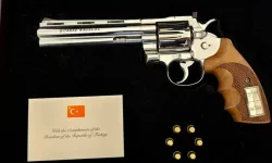 NATO Zirvesine damga vuran hediye! Özel silahın sırrı