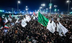 Eski İran lideri Hamaney için Irak'ın Kerbela kentinde cenaze töreni düzenleniyor