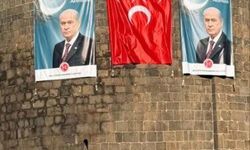 Diyarbakır surlarına MHP bayrakları ve Bahçeli posterleri asıldı
