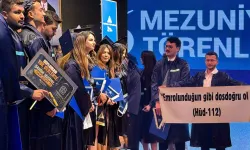 Bu ne hazımsızlık bu ne kepazelik! Mezuniyet töreninde Allah’ın kelamını hatırlatan öğrencilere müdahale
