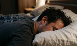 Sıcaklarda uykuya hasret kalanlar dikkat: Klimasız da serin bir uyku mümkün! İşte uzmanlardan hayat kurtaran 7 yaz tüyosu...
