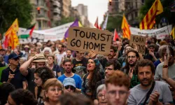 “Ülkemize aman turist gelsin!” diye: Bizler takla üstüne takla atarken bakın ellerin ülkesi nasıl bir adım attı?