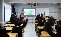 14 Eylül'de Okullar Açılıyor mu, Uyum Haftası Ne Zaman Başlıyor, 2026-2027 Ara Tatiller Hangi Tarihlerde?